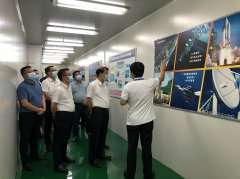 <b><font color='#0000FF'>东莞市委书记肖亚非一行参观考察大连晨曦现代物流有限公司半导体</font></b>